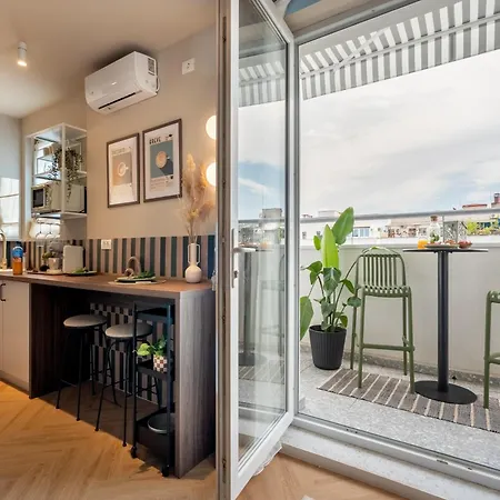 Апартаменти King Kong Бухарест